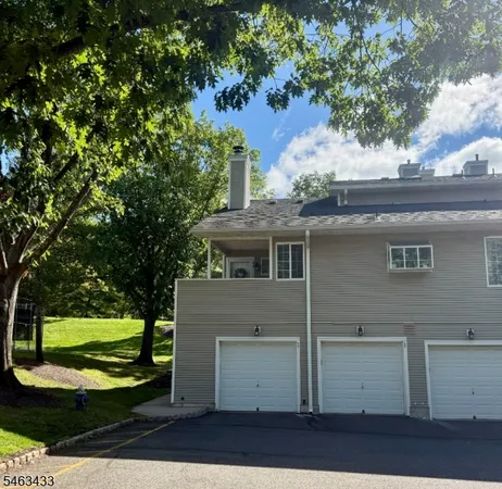 $2,500 | 64 Bentley Court, Bedminster, NJ 07921