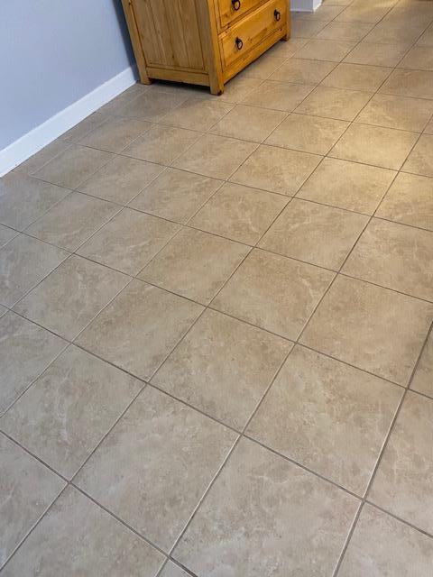 22 3rd Street Shalimar, FL 32579 - Photo 35 of 40 a view of room and garage