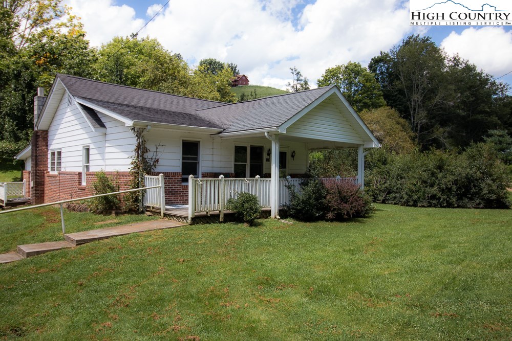 271 Joe Shoemaker Road Vilas, NC 28692 - Photo 3 of 24 Gallery Image 3