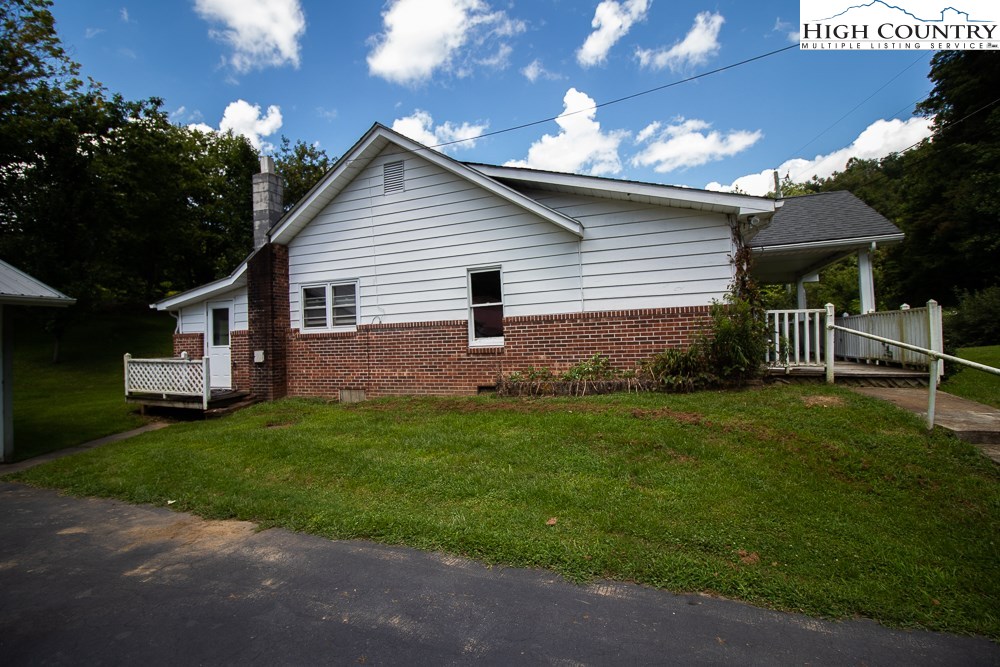 271 Joe Shoemaker Road Vilas, NC 28692 - Photo 8 of 24 Gallery Image 8