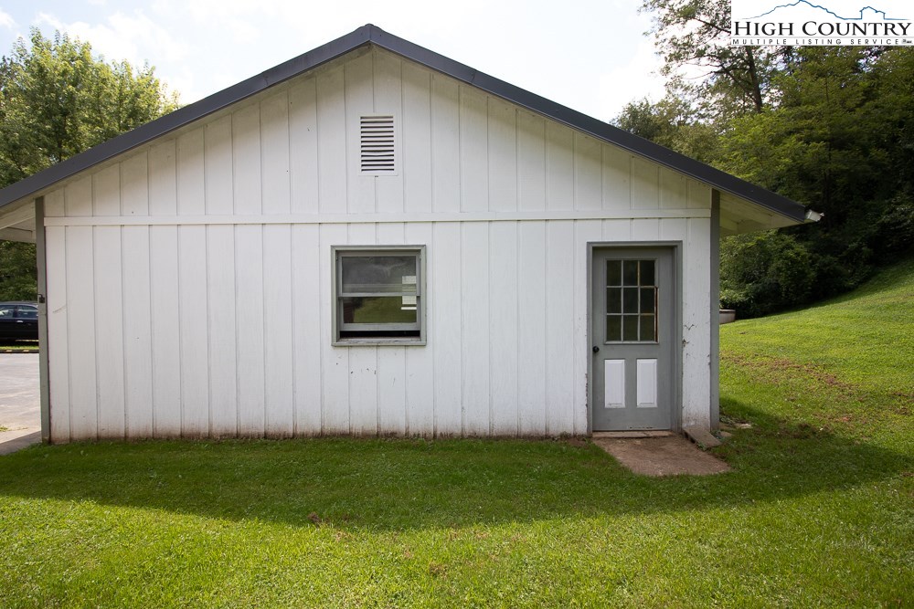 271 Joe Shoemaker Road Vilas, NC 28692 - Photo 10 of 24 Gallery Image 10