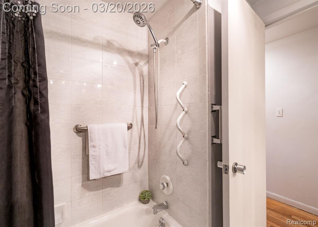 5832 Shaun Road West Bloomfield, MI 48322 - Photo 27 of 42 Gallery Image 27