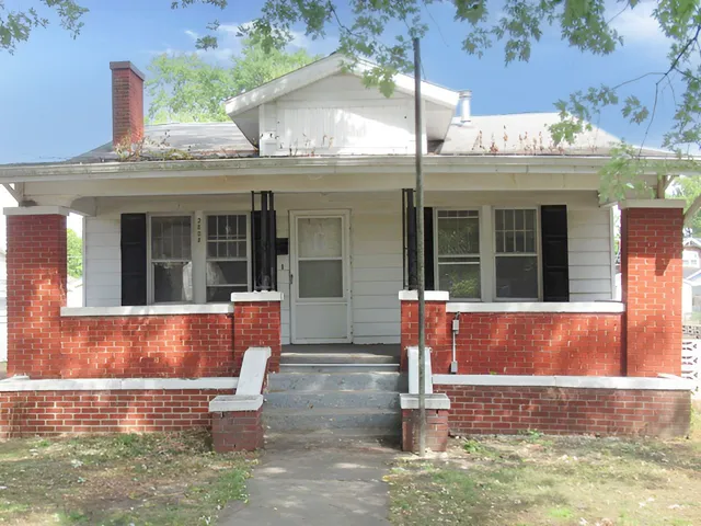 $54,900 | 2808 Prairie Avenue, Mattoon, IL 61938