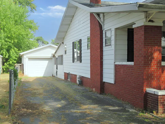 $54,900 | 2808 Prairie Avenue, Mattoon, IL 61938