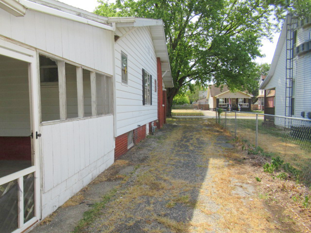 2808 Prairie Avenue Mattoon, IL 61938 - Photo 10 of 20