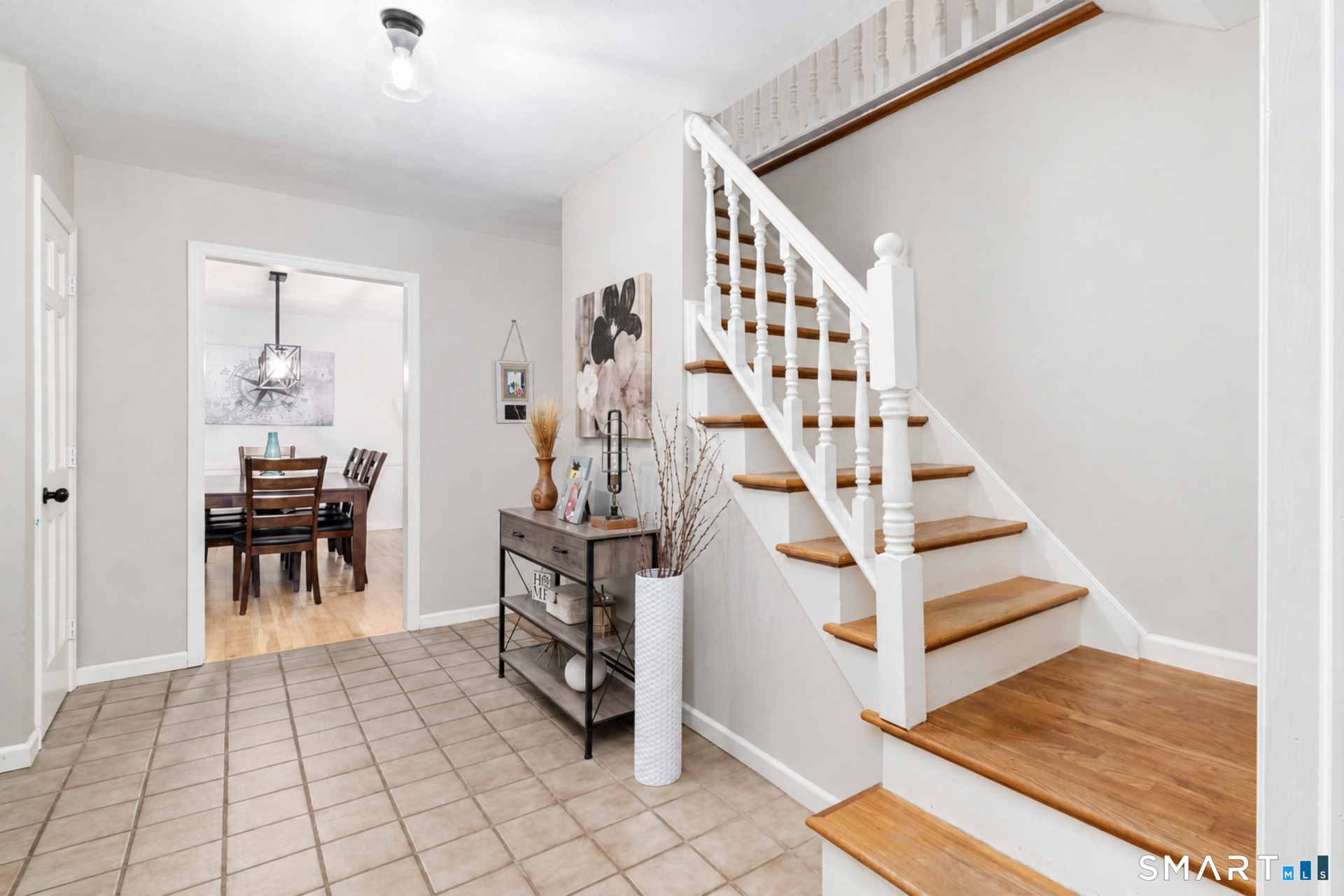 11 Cobblers Mill Road Newtown, CT 06482 - Photo 18 of 32 Foyer