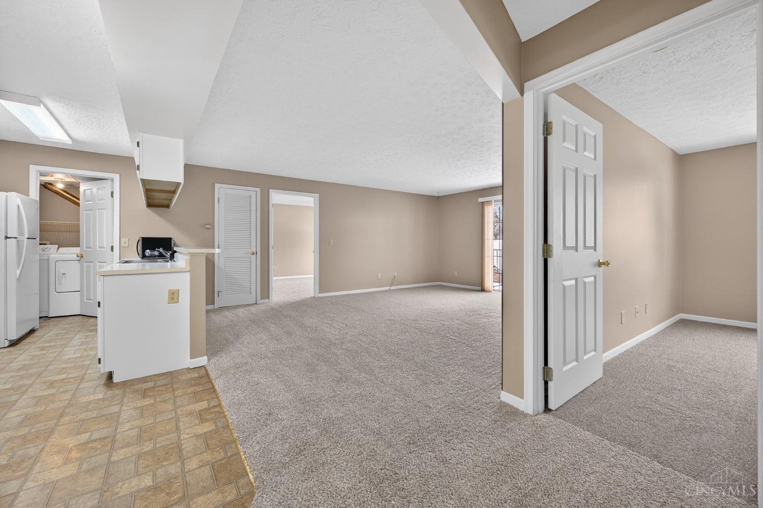 5765 Cheviot Road, Unit 2D Cincinnati, OH 45247 - Photo 9 of 36 Gallery Image 9