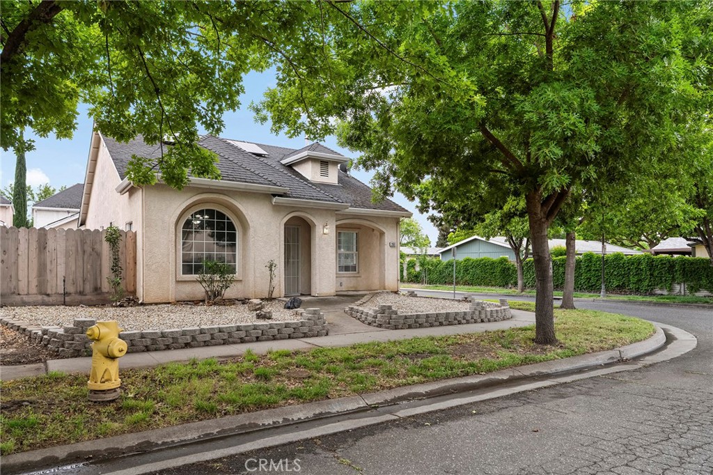 2061 Rochester Drive Chico, CA 95928 - Photo 2 of 39 Gallery Image 2
