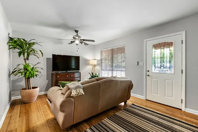 $1,900 | 5800 Glenhollow Path, Austin, TX 78745