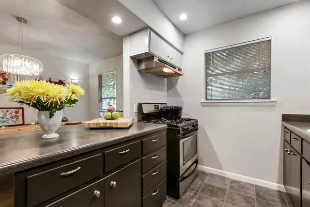 $1,900 | 5800 Glenhollow Path, Austin, TX 78745