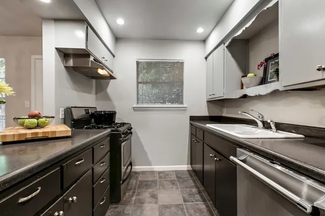 $1,900 | 5800 Glenhollow Path, Austin, TX 78745