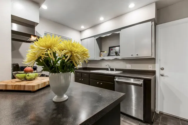 $1,900 | 5800 Glenhollow Path, Austin, TX 78745