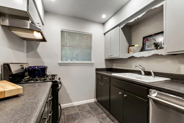 $1,900 | 5800 Glenhollow Path, Austin, TX 78745