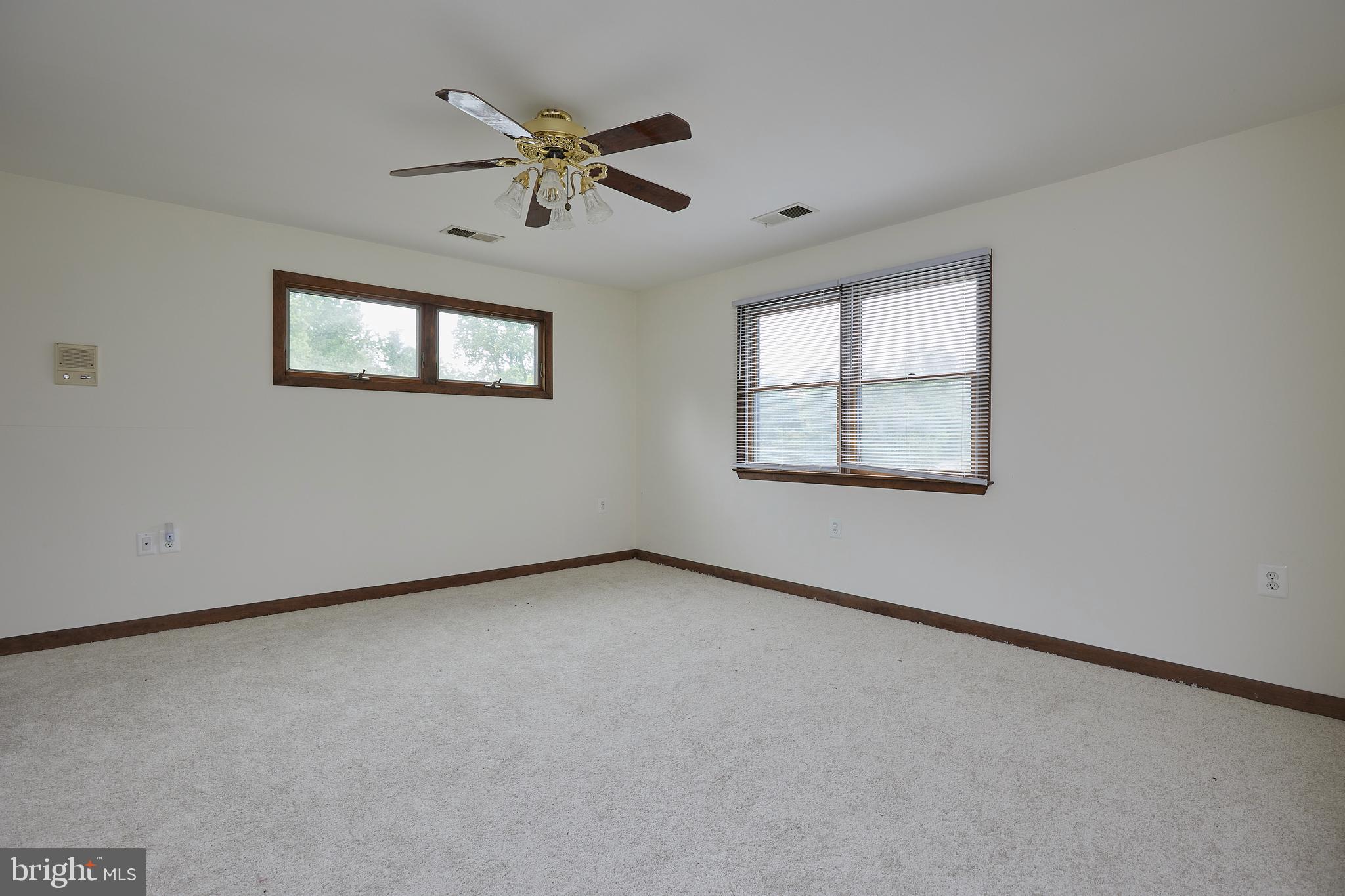 17212 Donora Road Silver Spring, MD 20905 - Photo 13 of 34