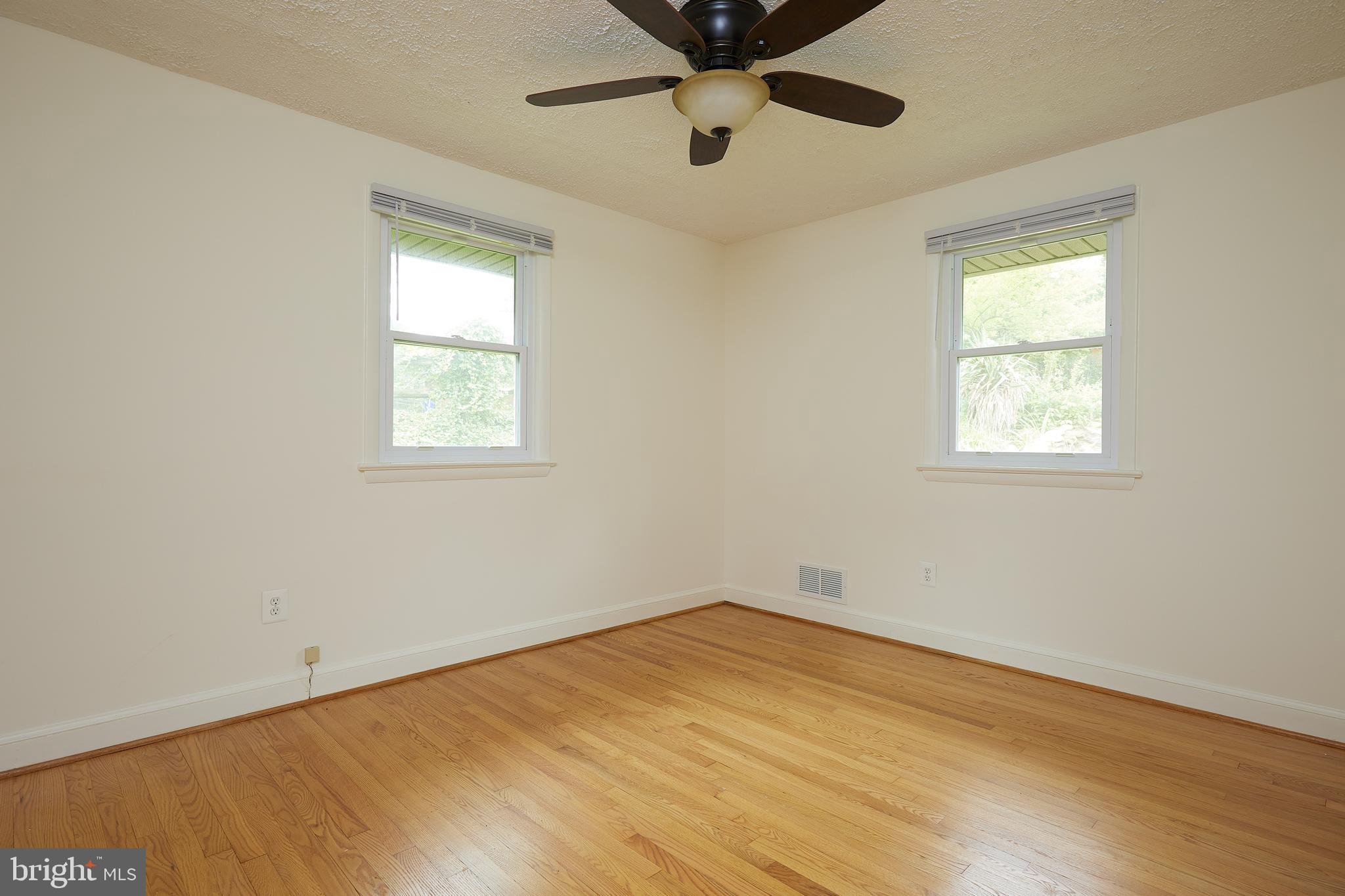 17212 Donora Road Silver Spring, MD 20905 - Photo 18 of 34
