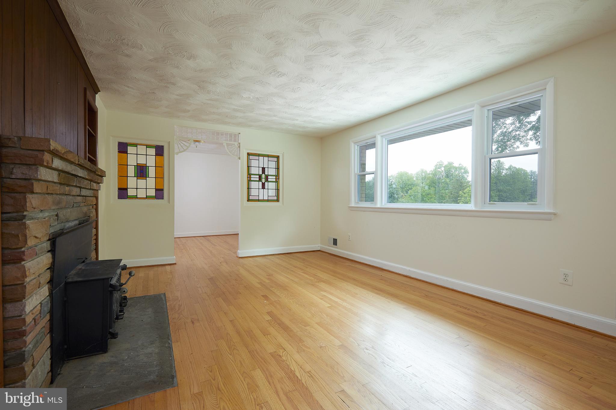 17212 Donora Road Silver Spring, MD 20905 - Photo 3 of 34
