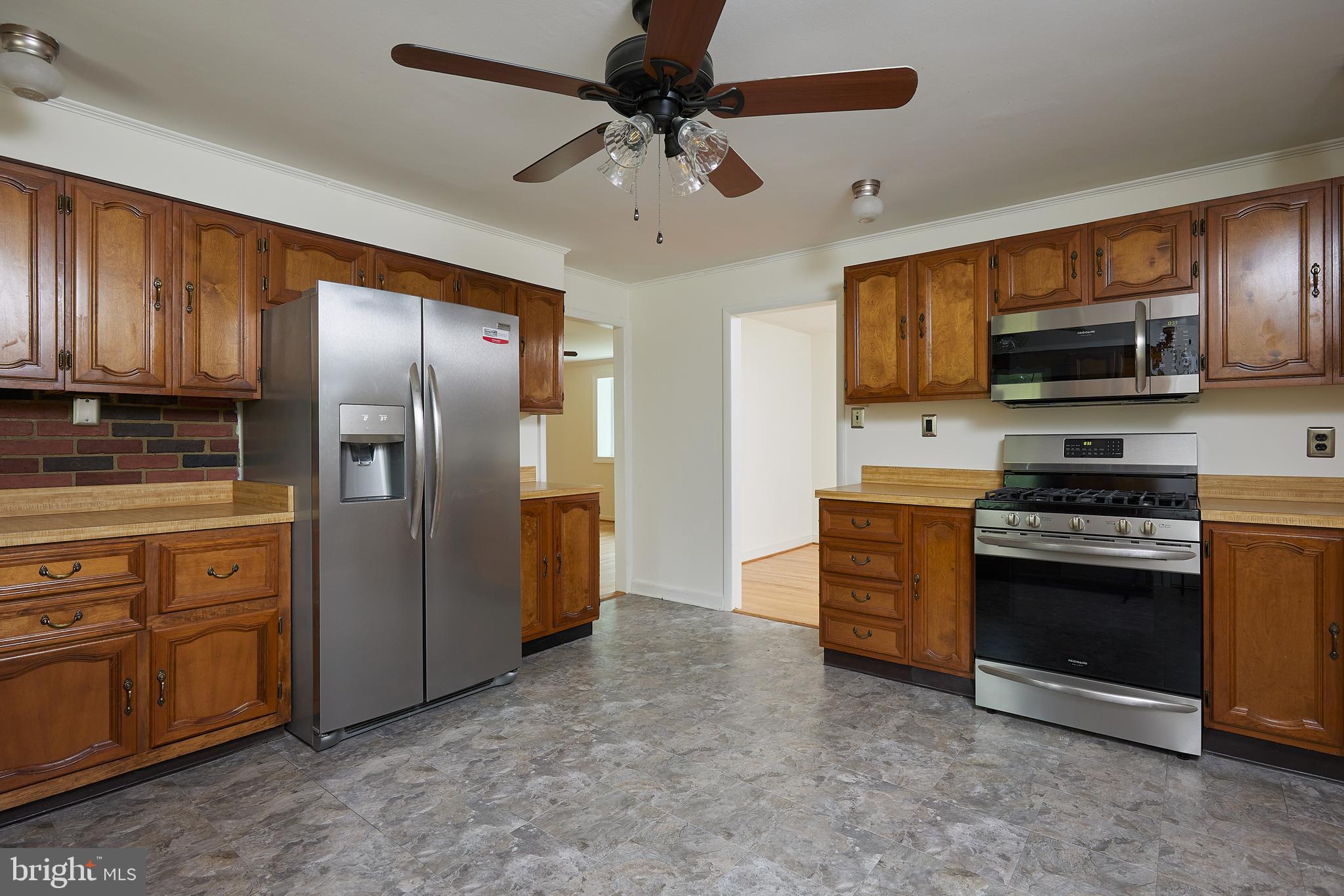 17212 Donora Road Silver Spring, MD 20905 - Photo 8 of 34