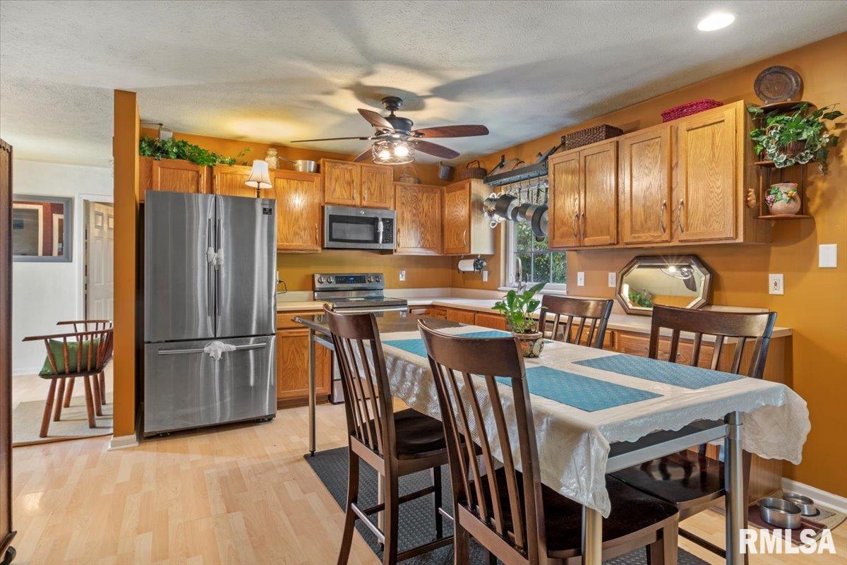 4121 Camomile Lane Springfield, IL 62711 - Photo 6 of 34 Gallery Image 6