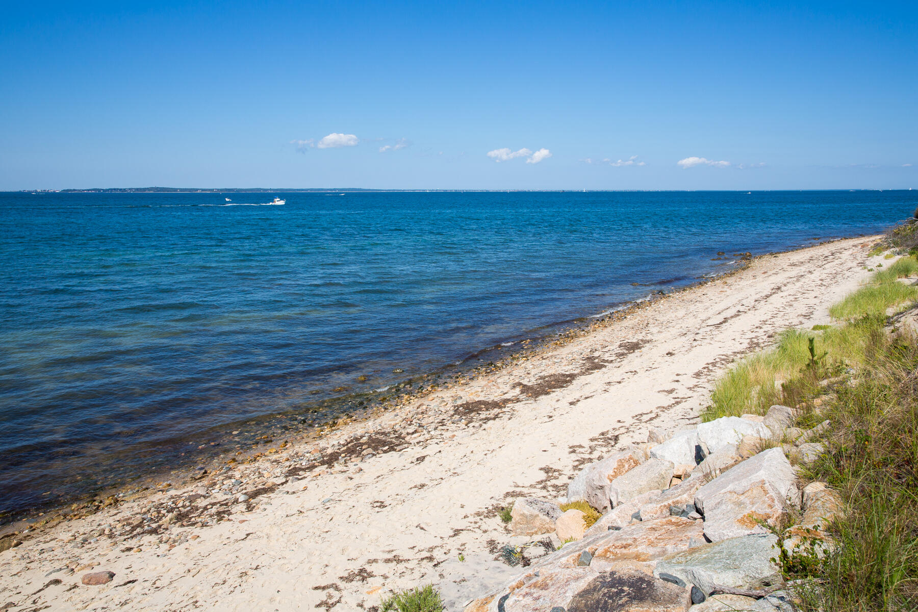 9 Beach Pebble Road Vineyard Haven, MA 02568 - Photo 4 of 6 30 Beach Pebble-web-19