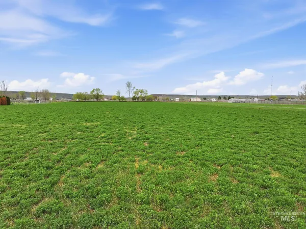 $199,500 | 1 Block Jade Way, Hammett, ID 83627