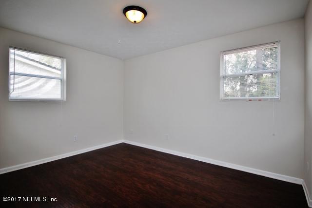 4926 Foxboro Road Jacksonville, FL 32208 - Photo 5 of 13 5 (640x427)