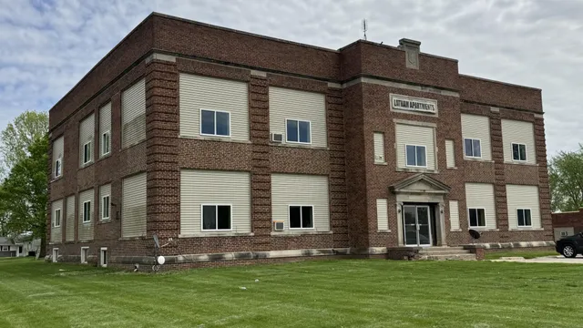 a front view of house with yard