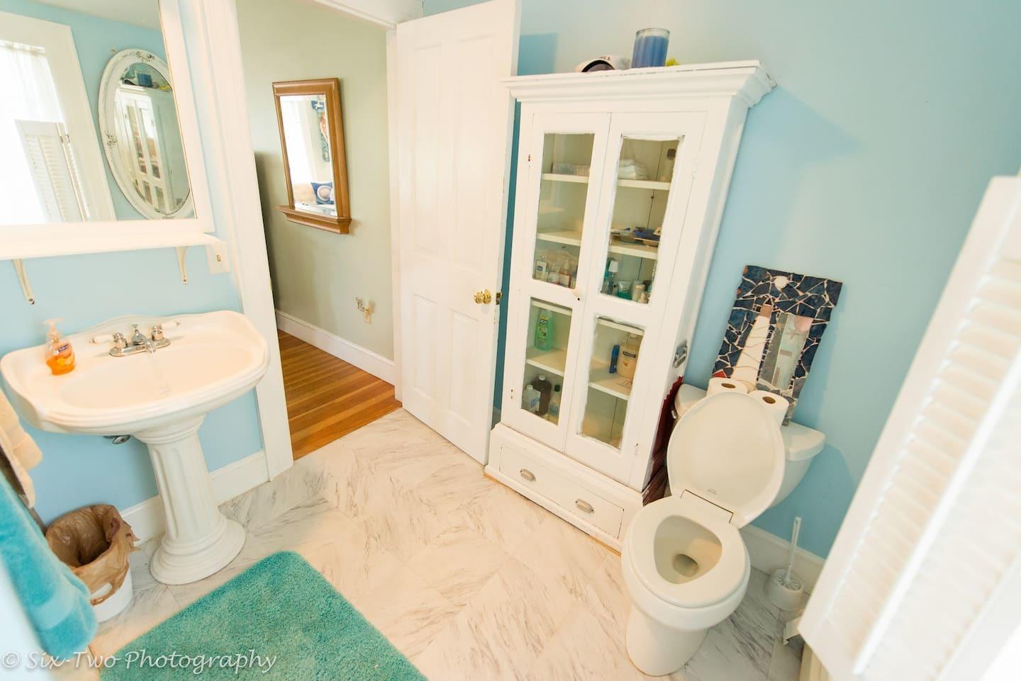172 Two Lights Road Cape Elizabeth, ME 04107 - Photo 18 of 30 Bathroom