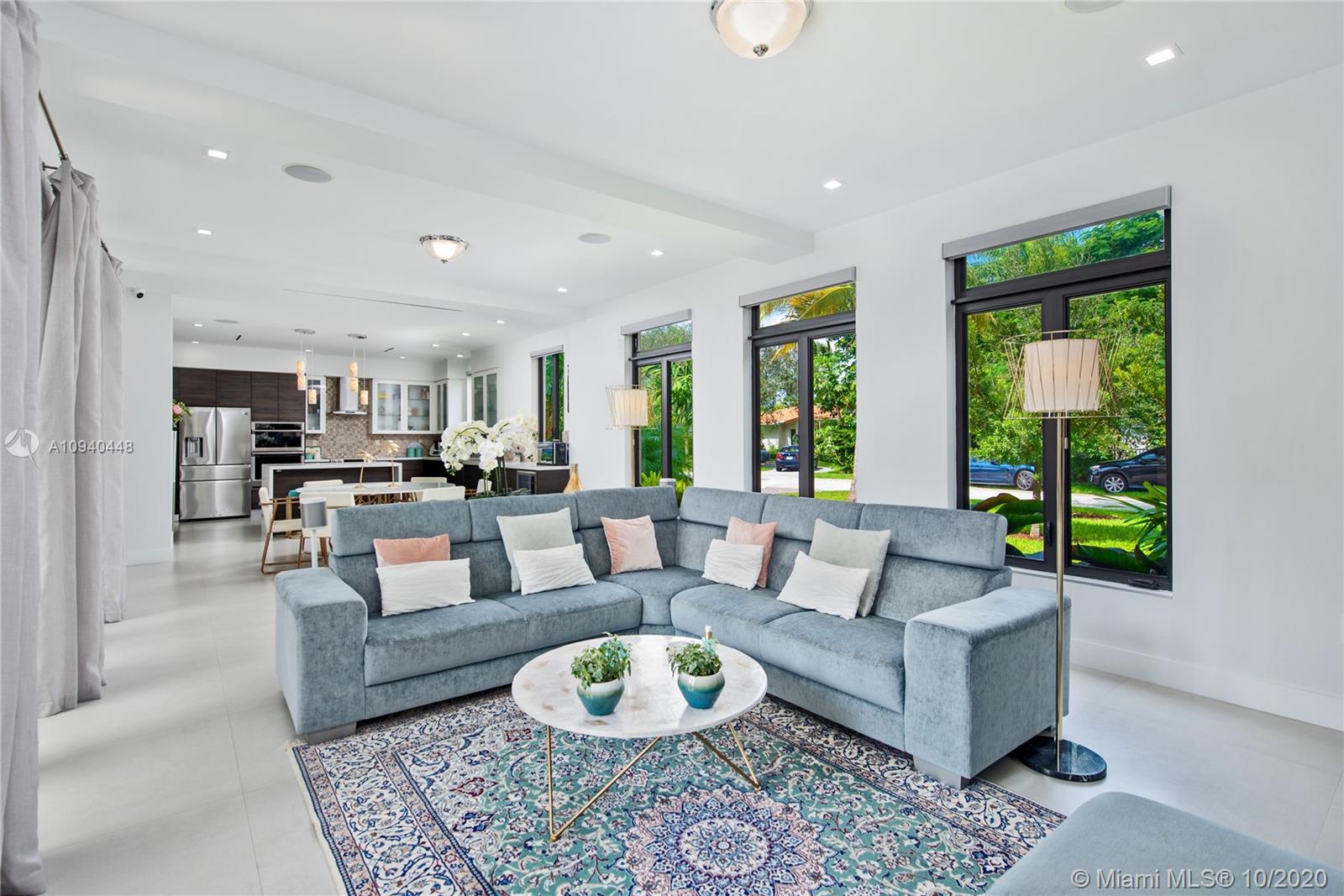 4200 Alhambra Circle Coral Gables, FL 33146 - Photo 14 of 34 Living Room