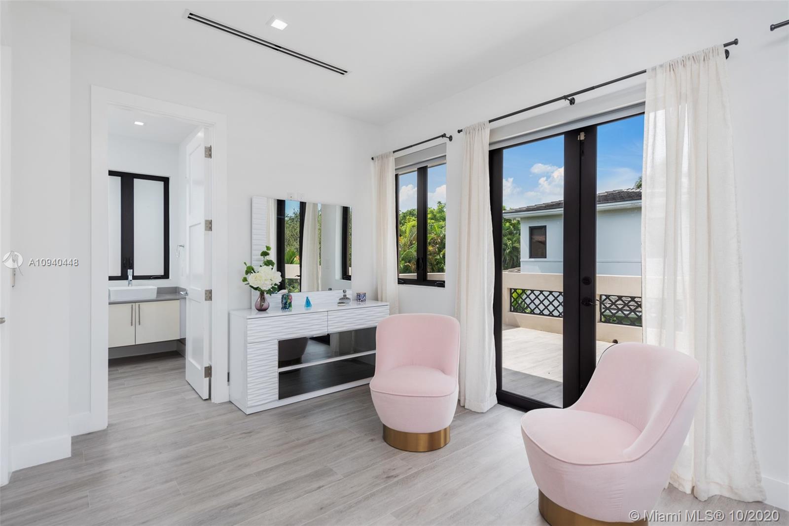 4200 Alhambra Circle Coral Gables, FL 33146 - Photo 21 of 34 Master Bedroom