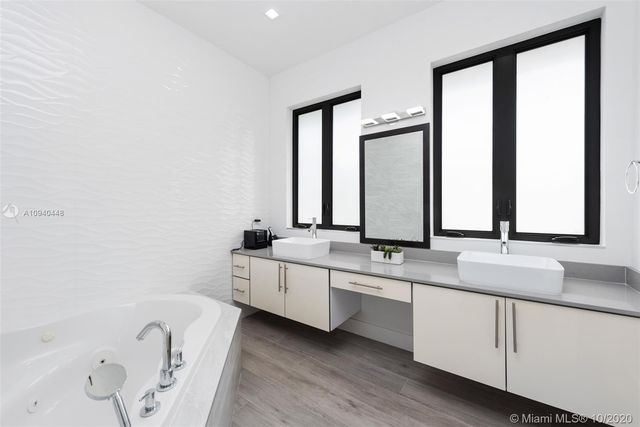 $1,430,000 | 4200 Alhambra Circle, Coral Gables, FL 33146