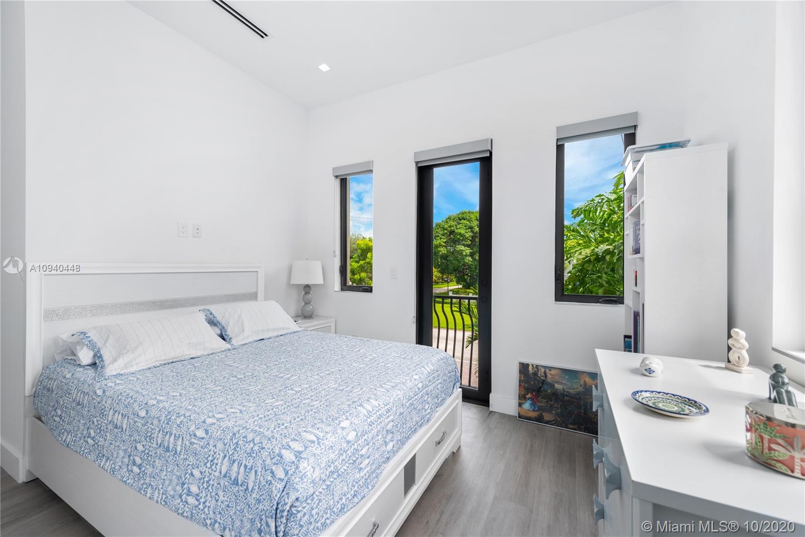 4200 Alhambra Circle Coral Gables, FL 33146 - Photo 28 of 34 3rd Bedroom