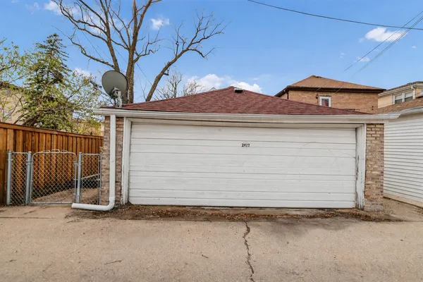 $489,000 | 2417 North 76th Avenue, Elmwood Park, IL 60707
