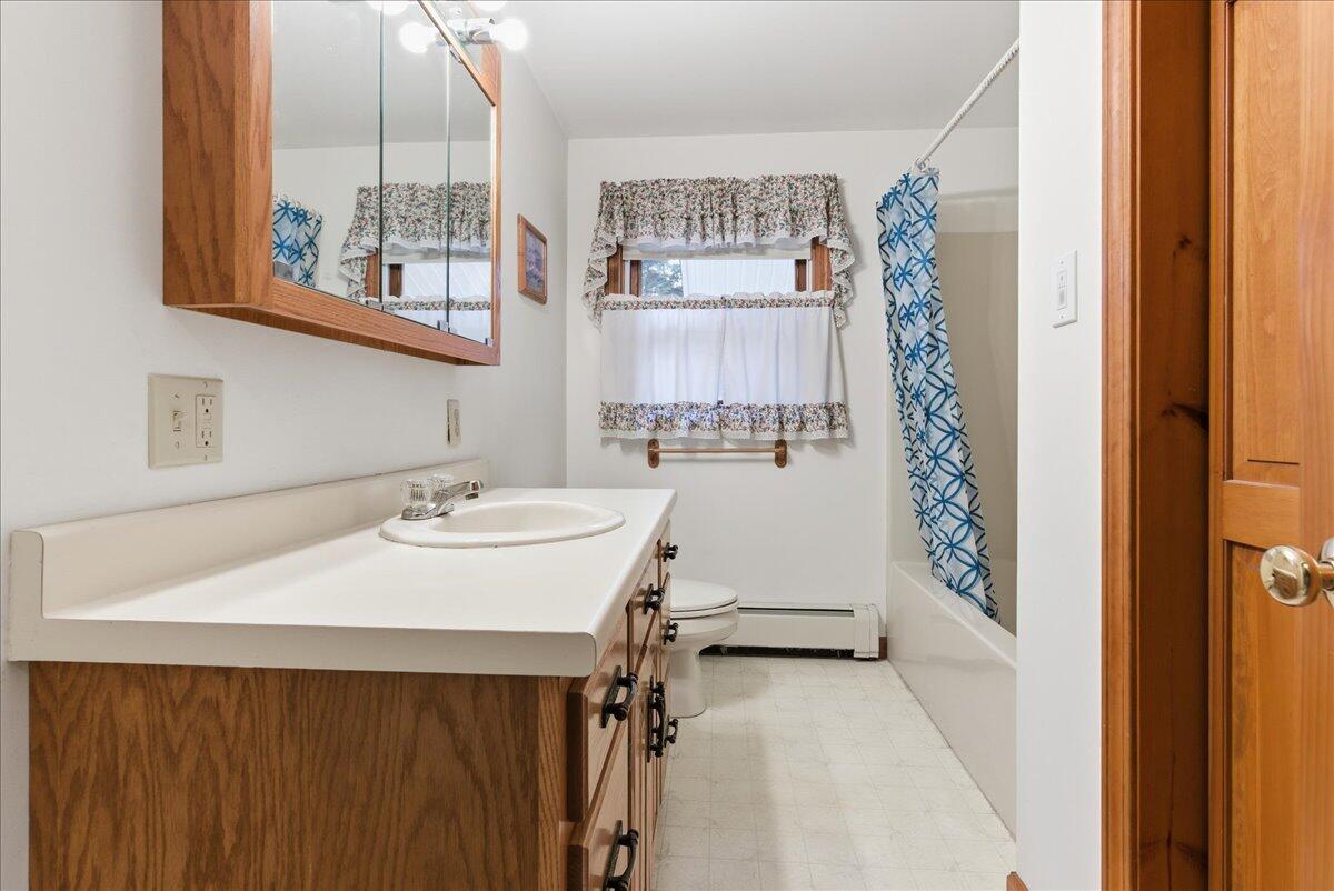 782 Main Street Wayne, ME 04284 - Photo 24 of 36 33-782 Main St_Wayne_ME-21