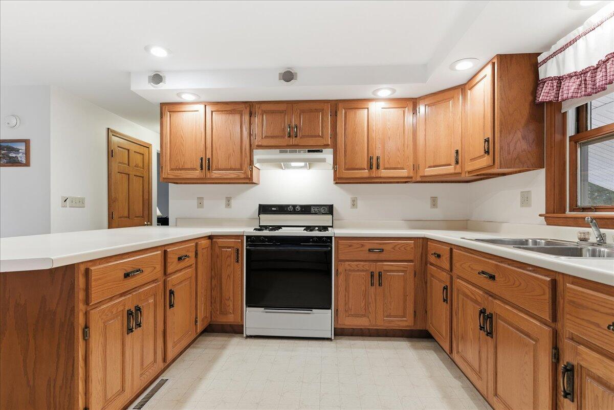 782 Main Street Wayne, ME 04284 - Photo 8 of 36 15-782 Main St_Wayne_ME-33