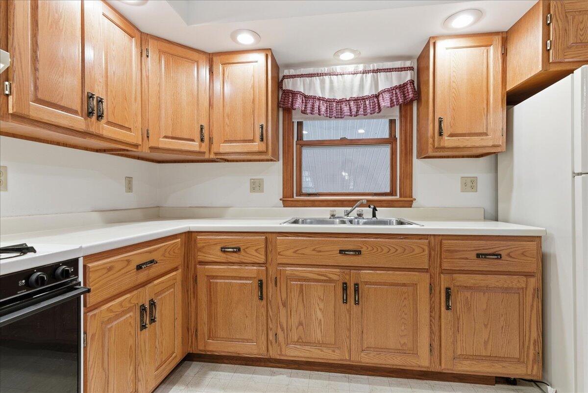 782 Main Street Wayne, ME 04284 - Photo 10 of 36 17-782 Main St_Wayne_ME-32