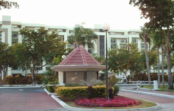 $2,200 | 7050 Northwest 44th Street, Unit 506, Lauderhill, FL 33319