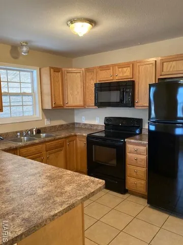 $154,900 | 219 Petroleum Street, Sikeston, MO 63801