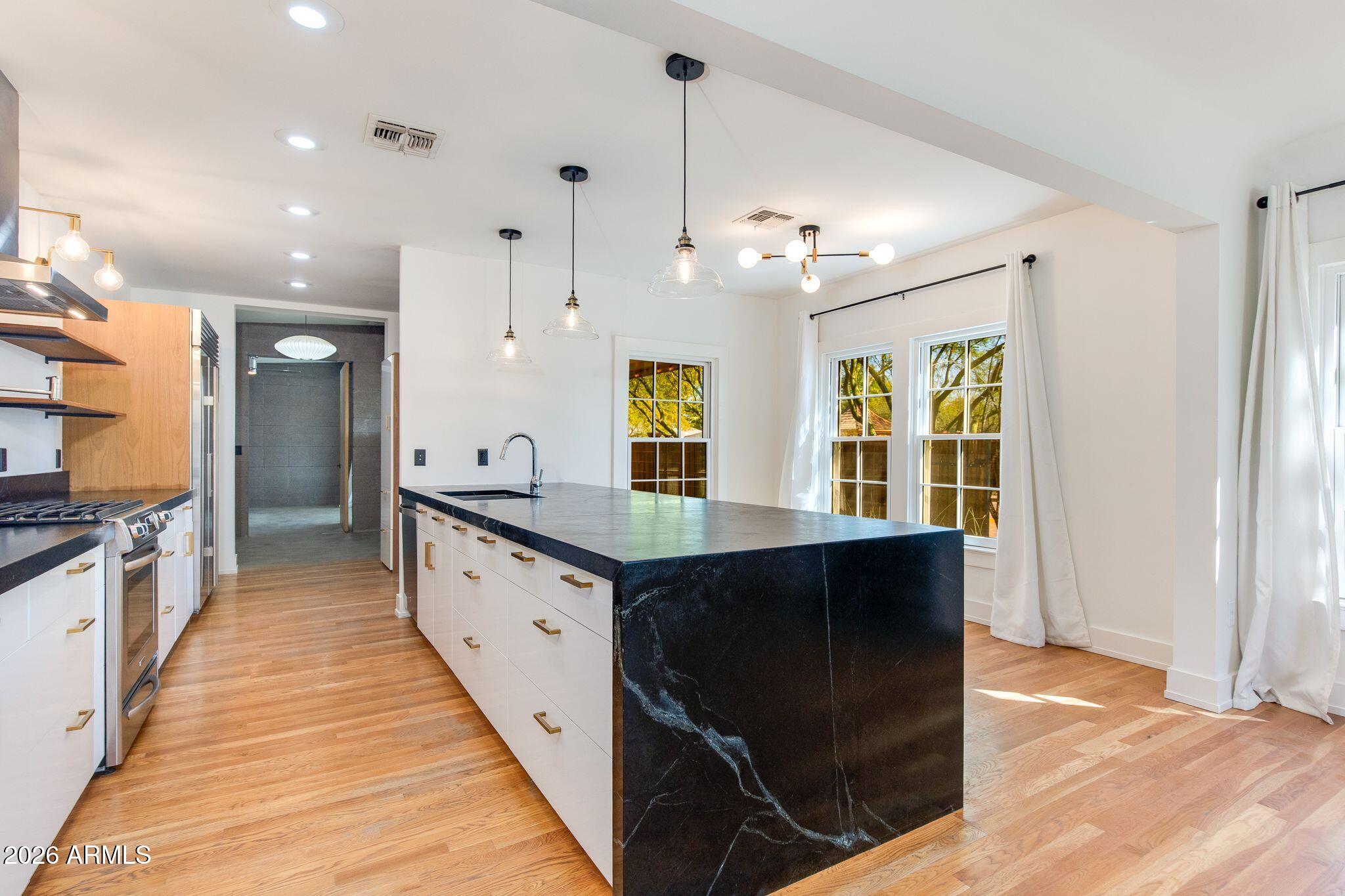 1302 West Culver Street Phoenix, AZ 85007 - Photo 7 of 18 19-Culver