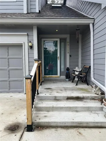 $270,000 | 8229 Northwest Barrybrooke Court, Kansas City, MO 64151