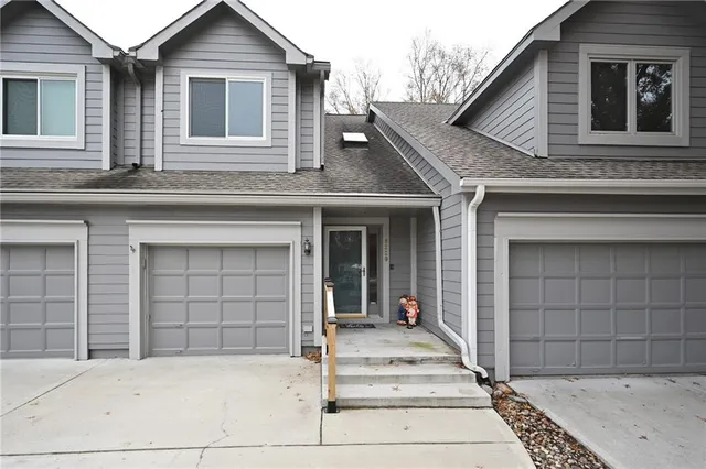 $255,000 | 8229 Northwest Barrybrooke Court, Kansas City, MO 64151