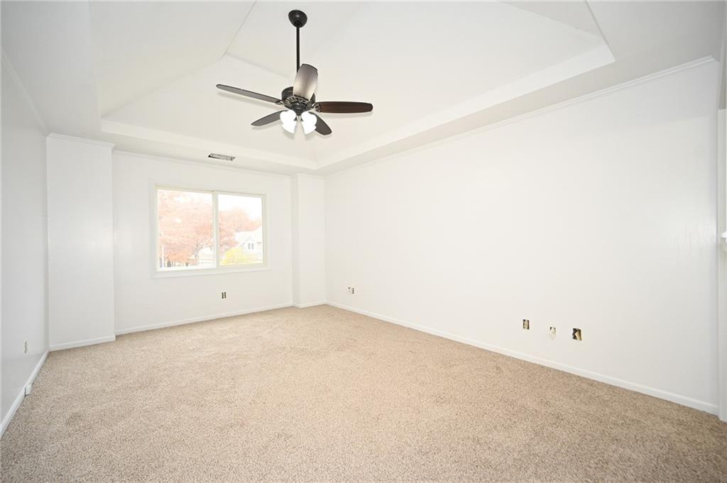 8229 Northwest Barrybrooke Court Kansas City, MO 64151 - Photo 15 of 24