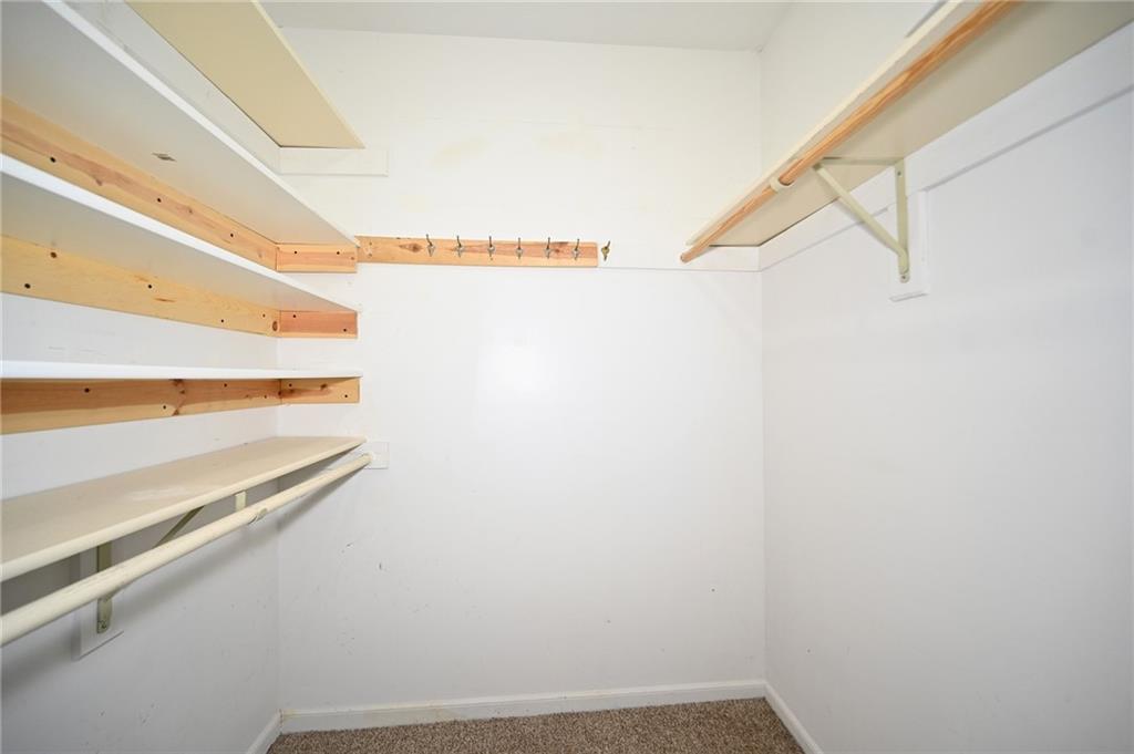 8229 Northwest Barrybrooke Court Kansas City, MO 64151 - Photo 19 of 24