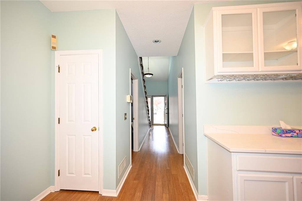 8229 Northwest Barrybrooke Court Kansas City, MO 64151 - Photo 2 of 24