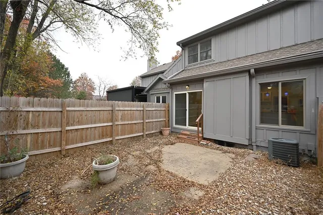 $255,000 | 8229 Northwest Barrybrooke Court, Kansas City, MO 64151