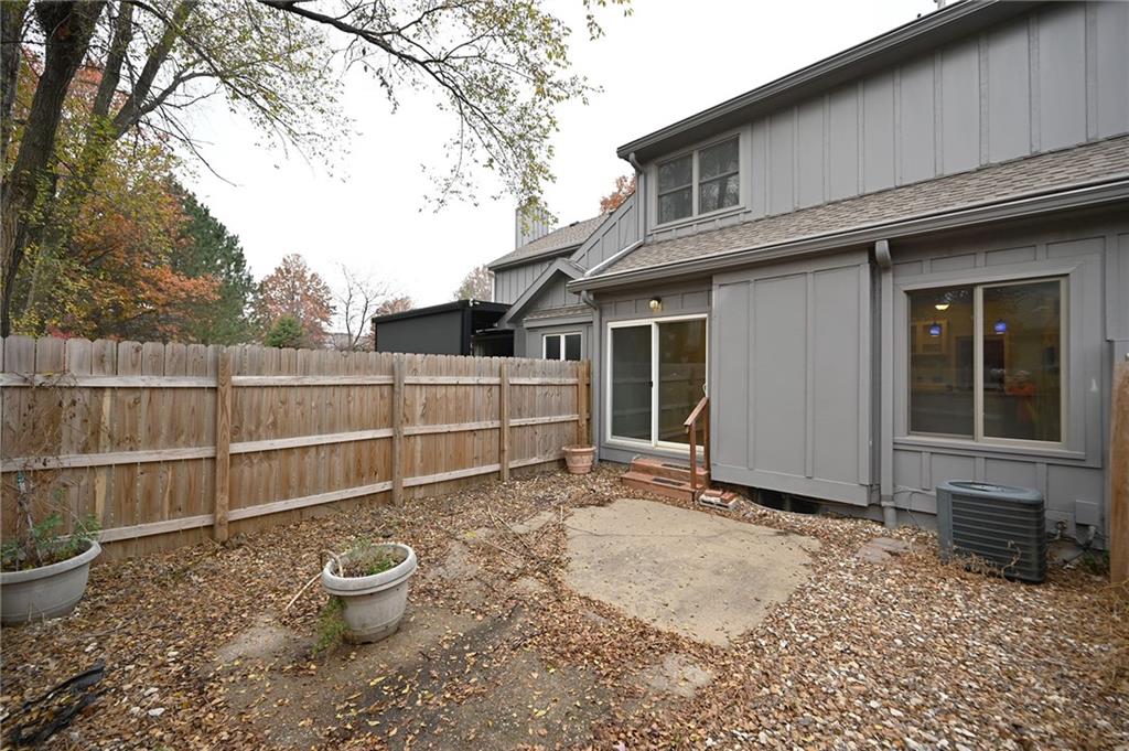 8229 Northwest Barrybrooke Court Kansas City, MO 64151 - Photo 24 of 24