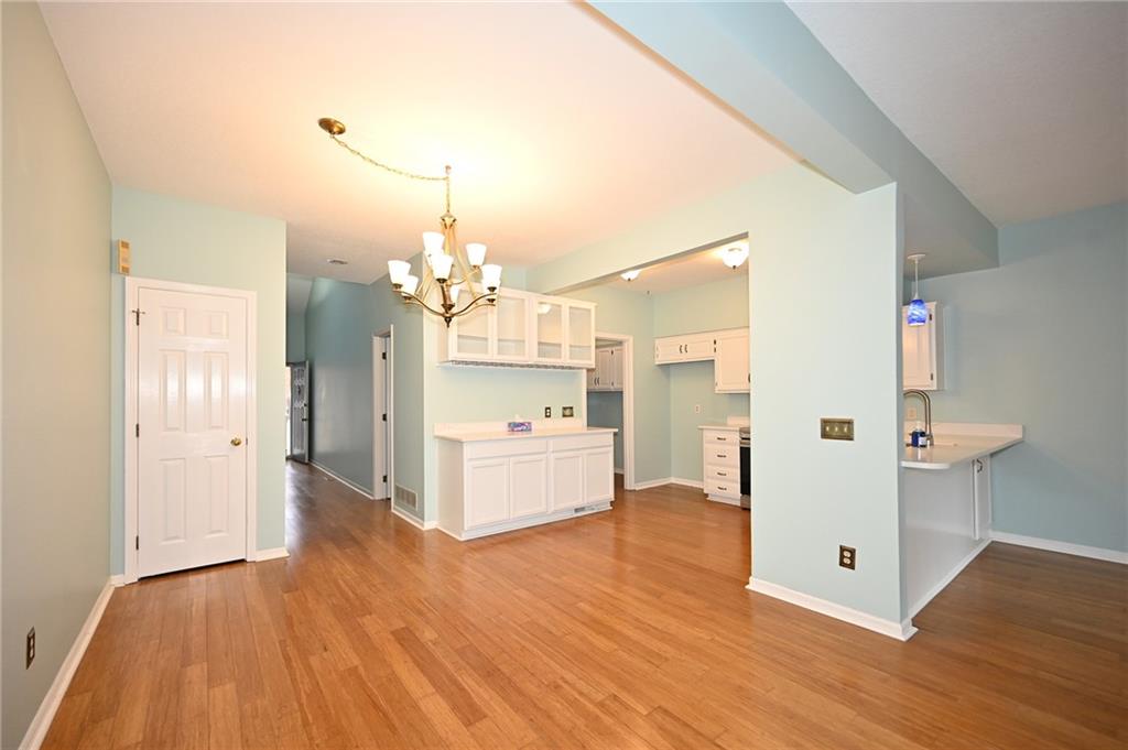 8229 Northwest Barrybrooke Court Kansas City, MO 64151 - Photo 5 of 24