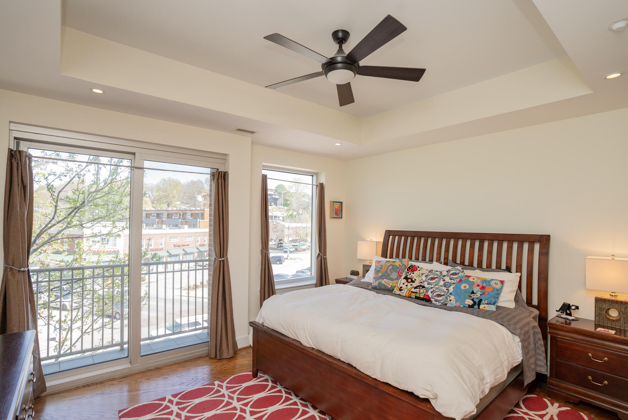 4 Cherokee Blvd., Unit 314 Chattanooga, TN 37405 - Photo 12 of 62 Primary bedroom with balcony/patio