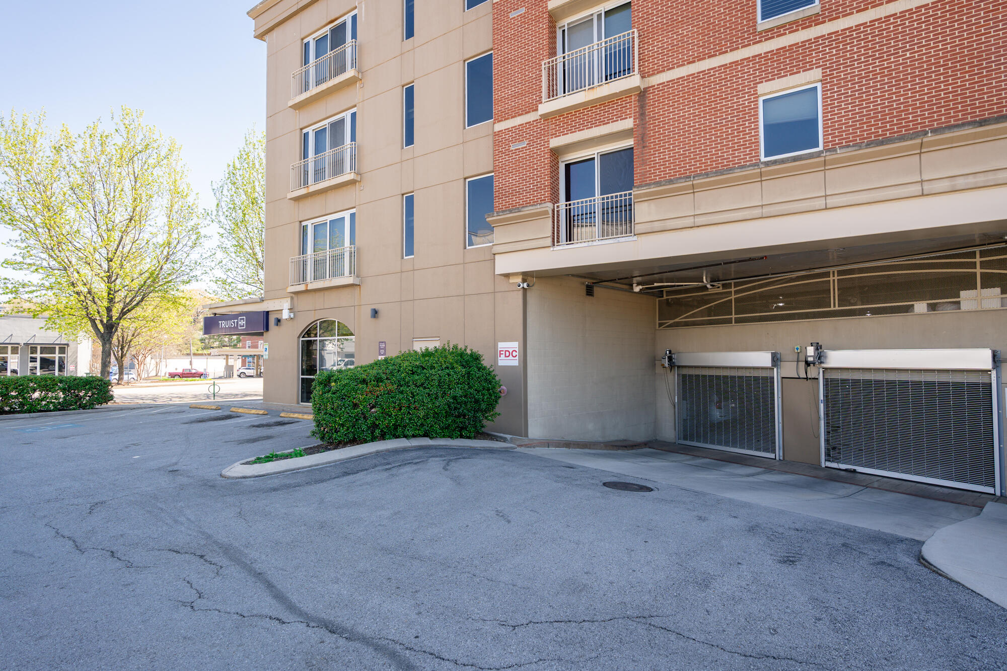 4 Cherokee Blvd., Unit 314 Chattanooga, TN 37405 - Photo 45 of 62 Gated and secure 2 spots private parking