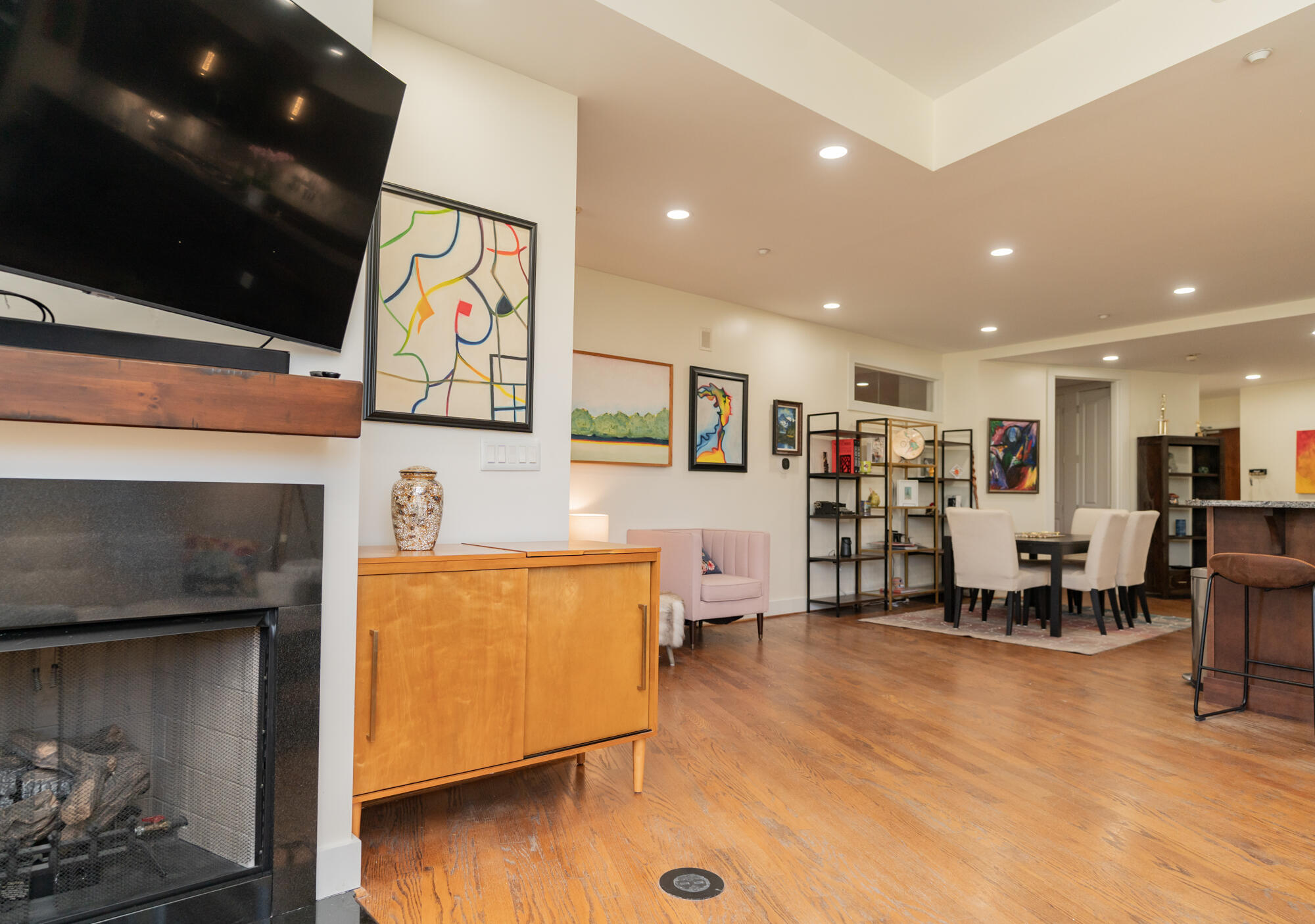 4 Cherokee Blvd., Unit 314 Chattanooga, TN 37405 - Photo 5 of 62 Hardwood floors throughout