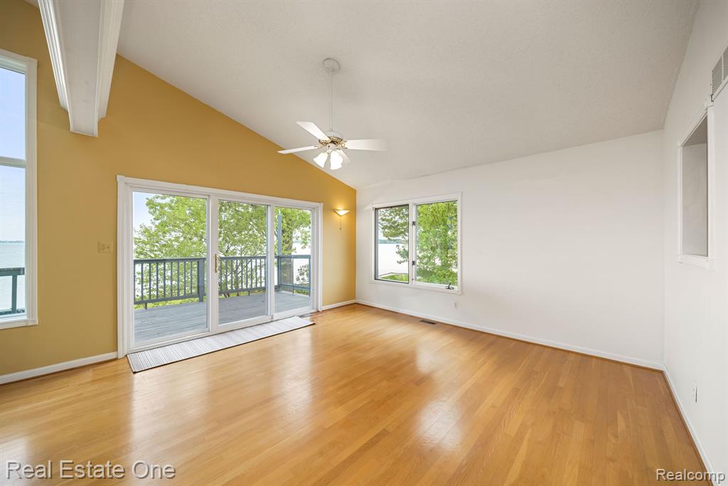 48712 Point Lakeview Street Chesterfield, MI 48047 - Photo 14 of 71